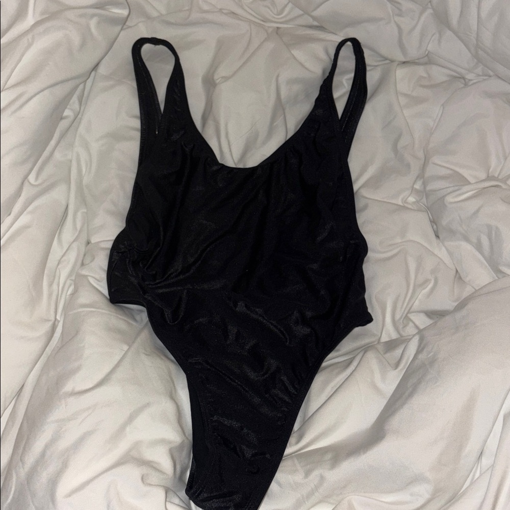 Gnash Swim High Cut Scoop Neck Black One Piece Swimsuit - Size 6